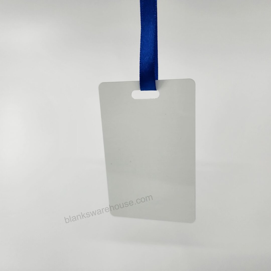 A rectangle ornament shaped aluminum plate with one hole